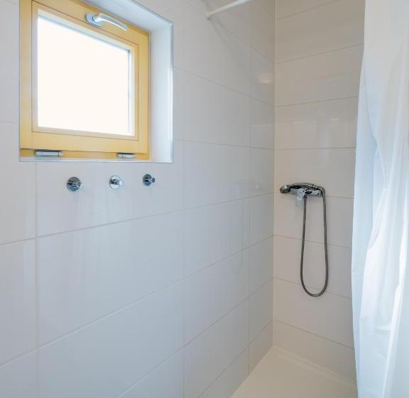 Standard Fyrbäddsrum Delat Badrum, Hostel Zahrada Mikulov