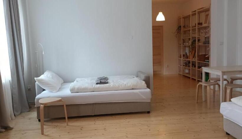 Standard Studio, Hostel Zahrada Mikulov