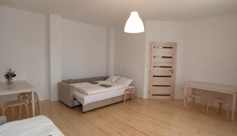 Standard Studio, Hostel Zahrada Mikulov