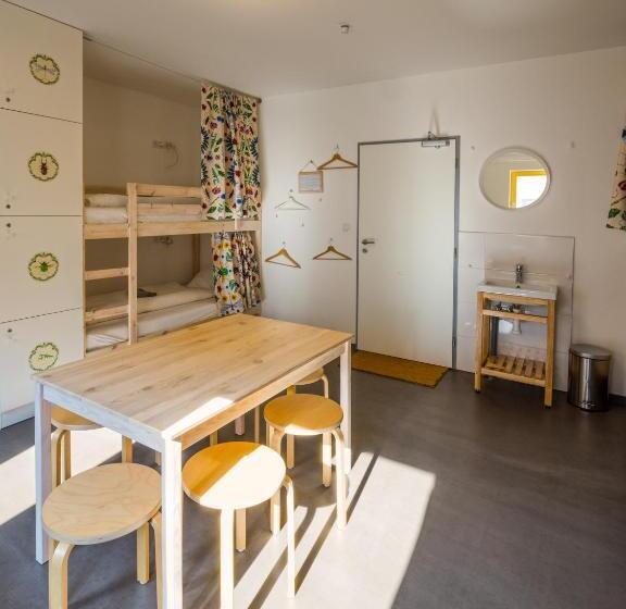 Säng i Delat Rum, Hostel Zahrada Mikulov