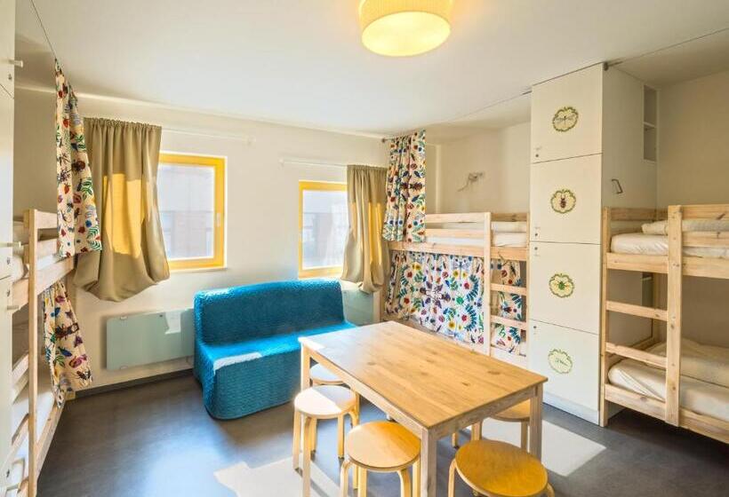 تختخواب در اتاق مشترک, Hostel Zahrada Mikulov