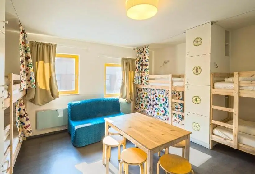 تختخواب در اتاق مشترک, Hostel Zahrada Mikulov