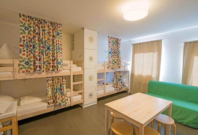 Säng i Delat Rum, Hostel Zahrada Mikulov