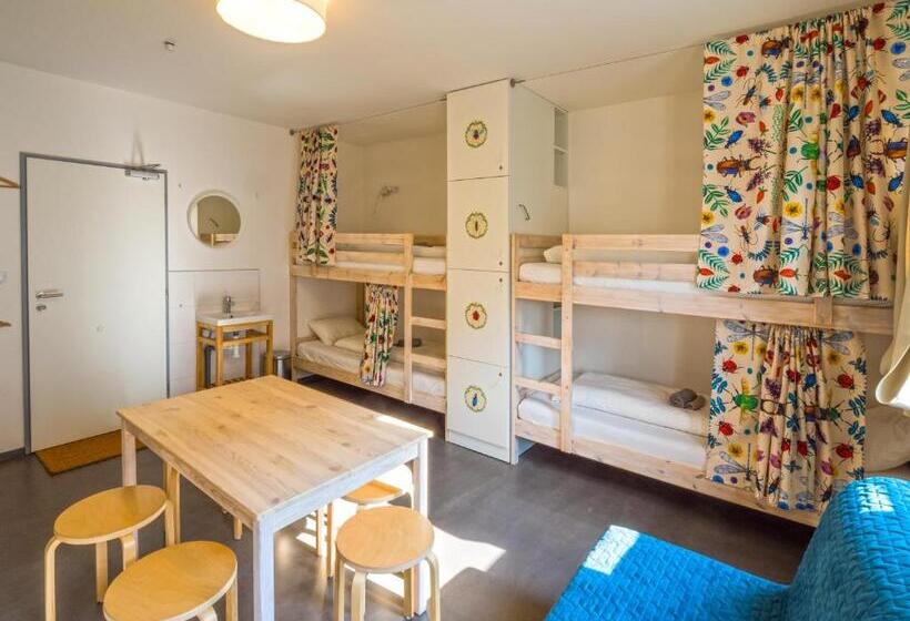 تختخواب در اتاق مشترک, Hostel Zahrada Mikulov