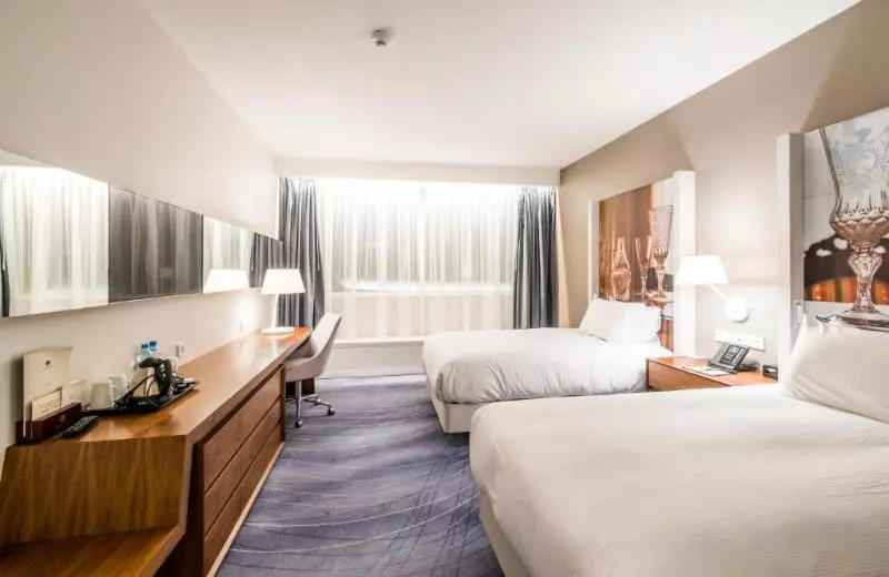 キングサイズベッドのスタンダードルーム, Doubletree By Hilton Pomona