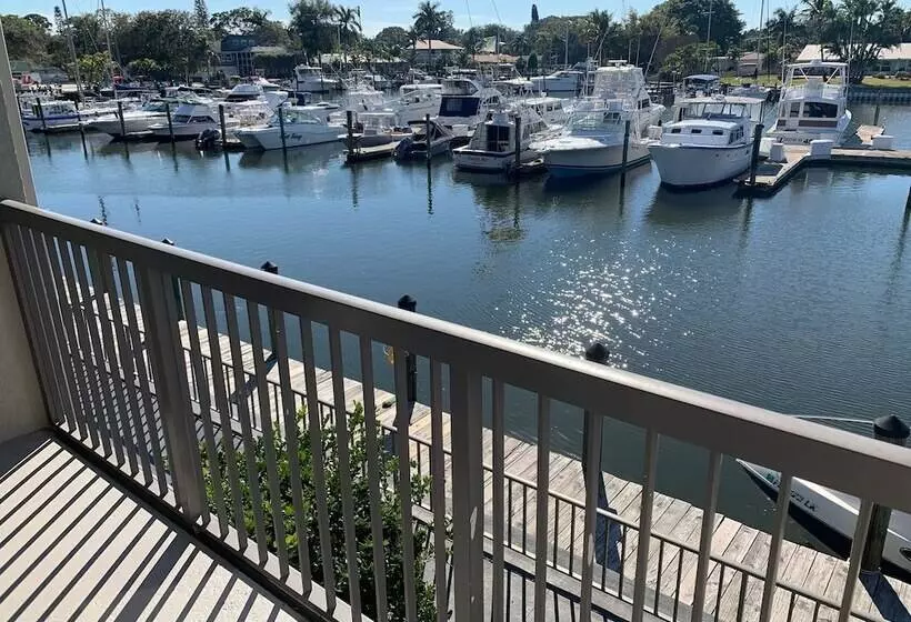 景色の見えるスイートルーム, Ramada By Wyndham Sarasota Waterfront
