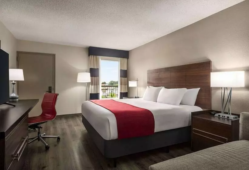 景色の見えるスイートルーム, Ramada By Wyndham Sarasota Waterfront