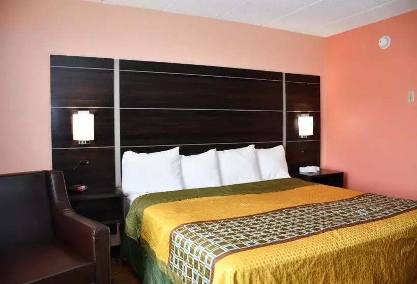 キングサイズベッドのスタンダードルーム, Regency Inn & Suites Faribault