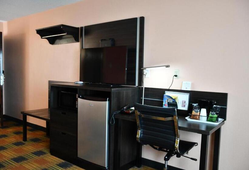 Стандартный Номер Кровать Кинг, Regency Inn & Suites Faribault