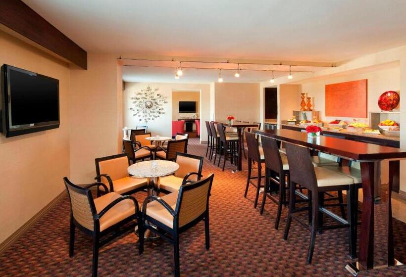 חדר דחוקס עם מיטת קינג, Sheraton Albuquerque Uptown By Marriott