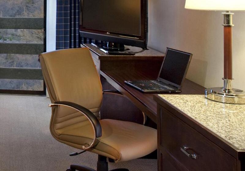 Номер Deluxe Кровать Кинг, Sheraton Albuquerque Uptown By Marriott