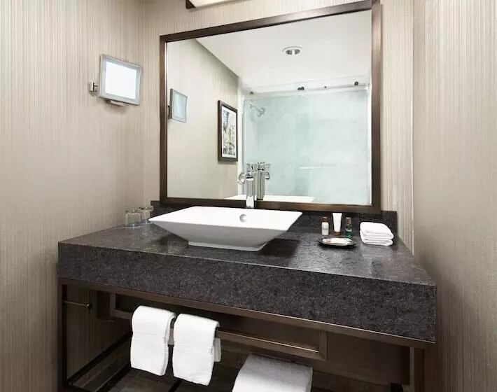 سوییت, Sheraton Gateway Los Angeles