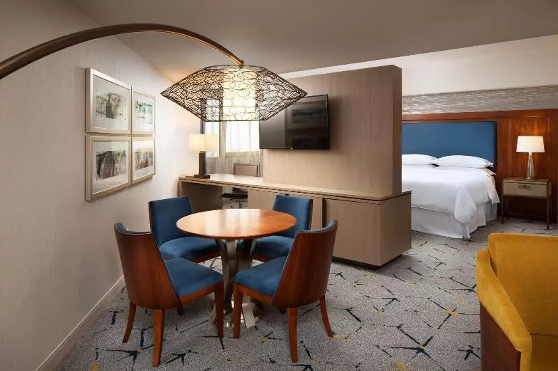 سوییت اجرایی, Sheraton Gateway Los Angeles