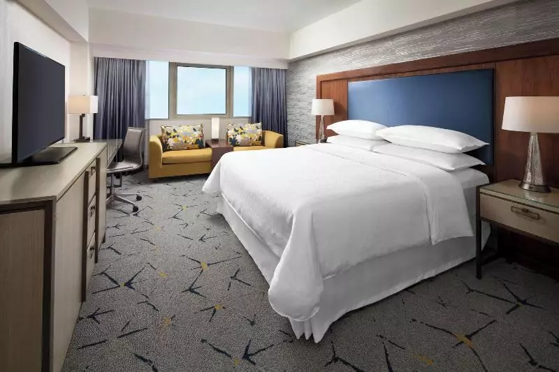 اتاق لوکس با تخت بزرگ, Sheraton Gateway Los Angeles