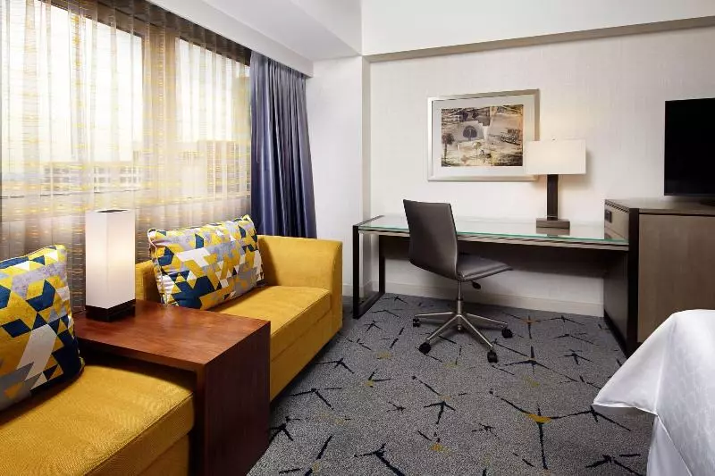 اتاق لوکس با تخت بزرگ, Sheraton Gateway Los Angeles