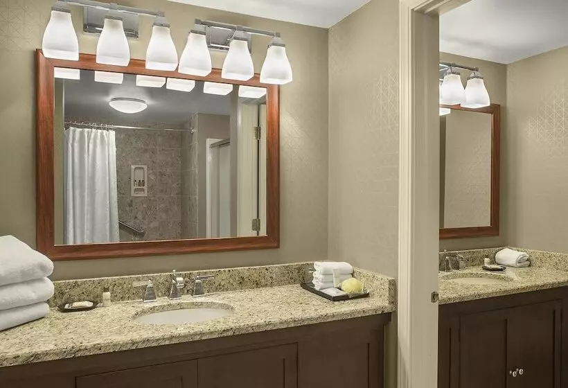 クラブスイート, Sheraton Suites Akron Cuyahoga Falls