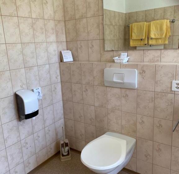 Номер Стандарт, Gasthaus Edelweiss