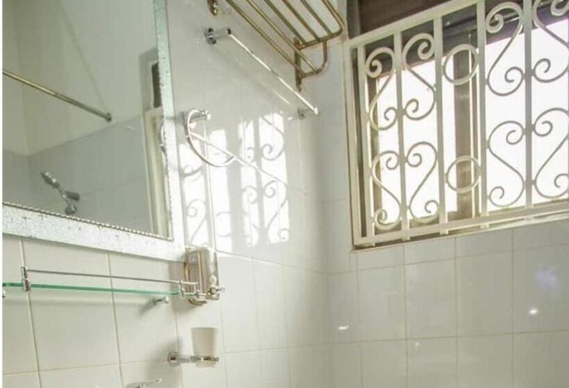 اتاق لوکس, Hibis Hotel Entebbe