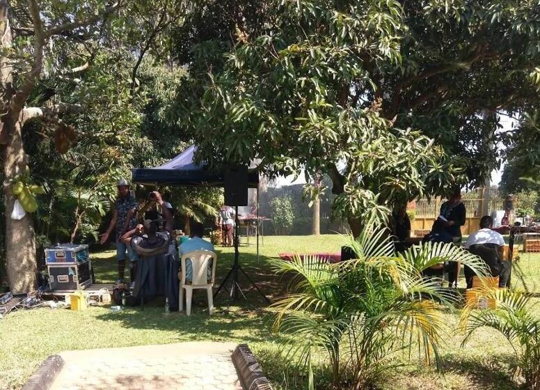 اتاق استاندارد یک نفره, Hibis Hotel Entebbe