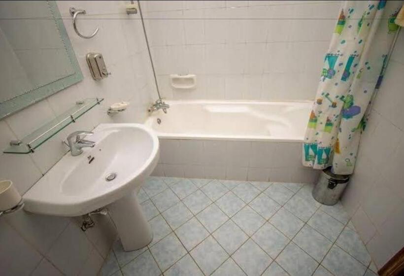 اتاق لوکس, Hibis Hotel Entebbe