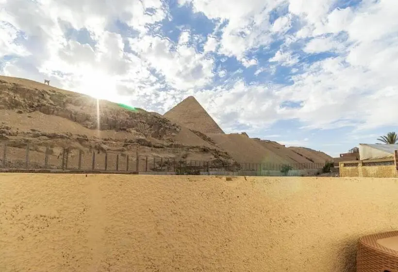 اتاق لوکس با بالکن, The Grand Pyramids View