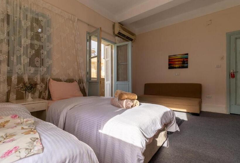 Pokój Rodzinny, The Grand Pyramids View