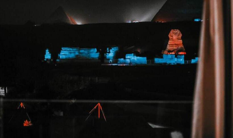 اتاق خانوادگی, Pyramids Heaven Inn