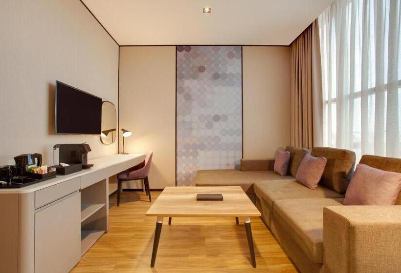 Полулюкс, Lemon Tree Hotel, Jumeirah Dubai