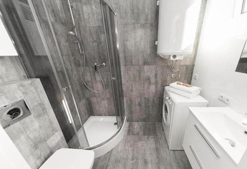 شقة غرفة نوم واحدة مزودة بشُرفة, 2 Nights Apartments