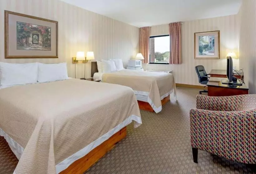 اتاق استاندارد با 2 تخت دوبل, Days Inn & Suites By Wyndham Northwest Indianapolis