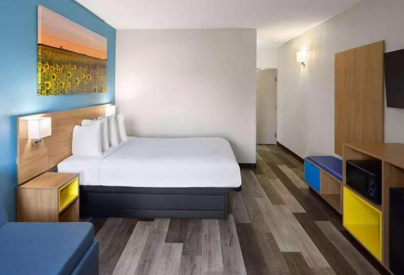 اتاق استاندارد برای معلولان, Days Inn & Suites By Wyndham Northwest Indianapolis