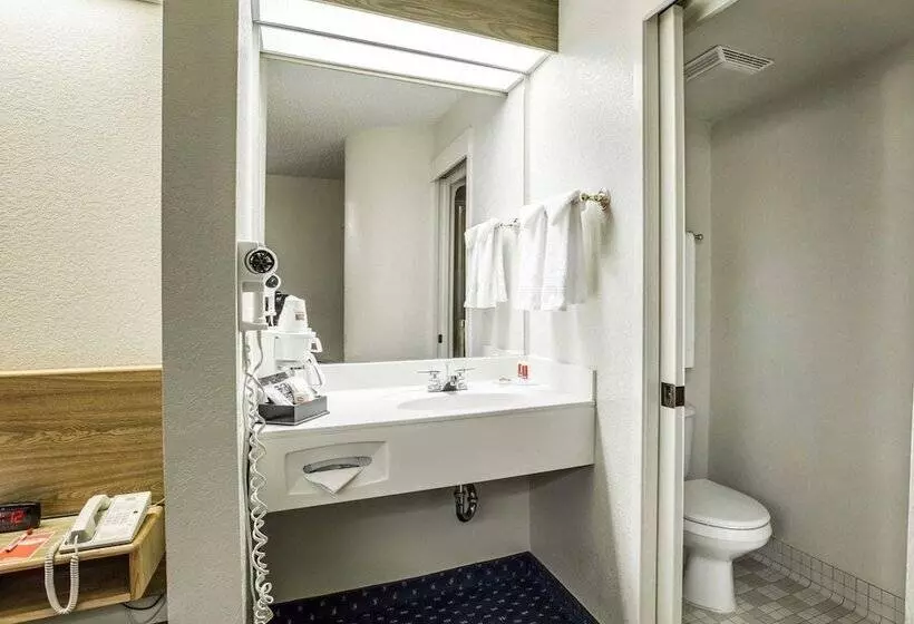 ２ダブルベッドのスタンダードルーム, Econo Lodge Denver International Airport