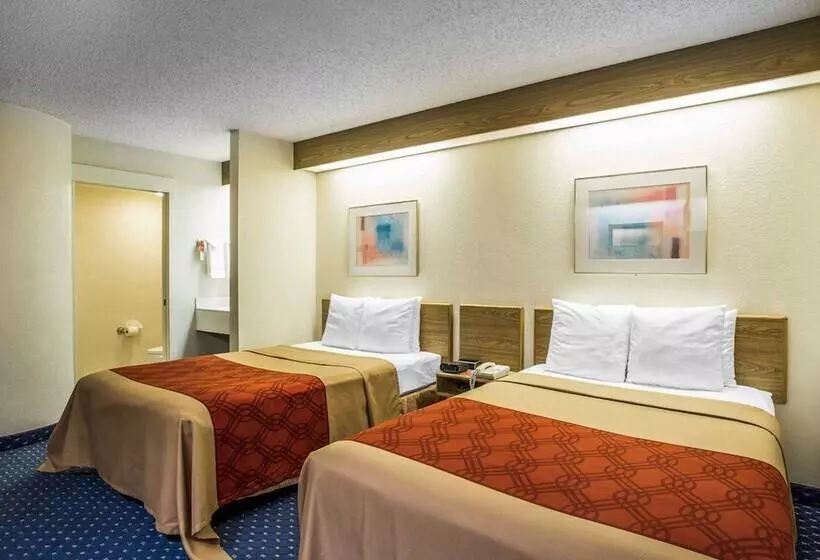 ２ダブルベッドのスタンダードルーム, Econo Lodge Denver International Airport