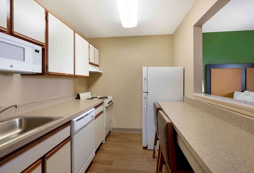 Студия Deluxe, Extended Stay America Suites  Cleveland  Great Northern Mall