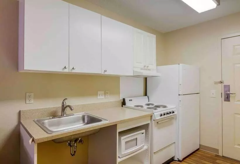 デラックススタジオ, Extended Stay America Suites  Richmond  W. Broad Street  Glenside  North
