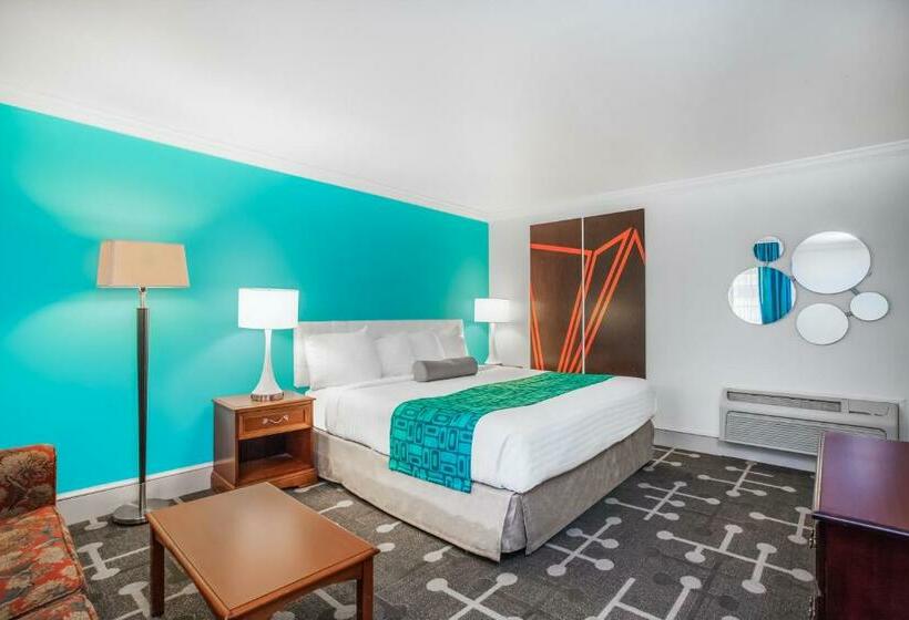 חדר סטנדרט עם מיטת קינג, Howard Johnson By Wyndham Hershey