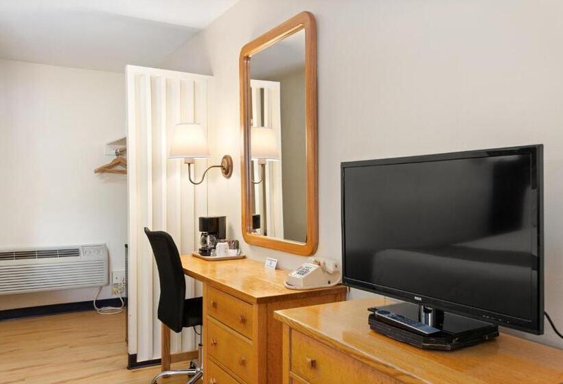 Стандартный Номер Кровать Кинг, Skylark Shores Resort