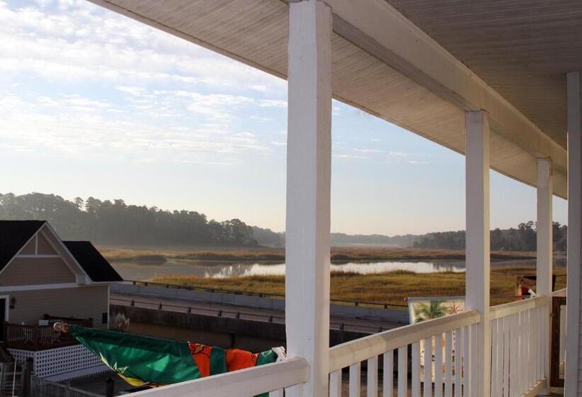 デラックススイート, Smithfield Station