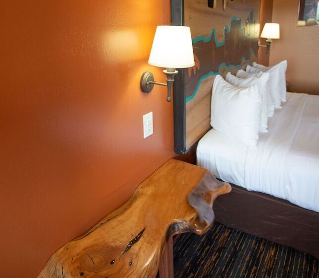 سوئیت با تخت بزرگ, Southwest Inn At Sedona