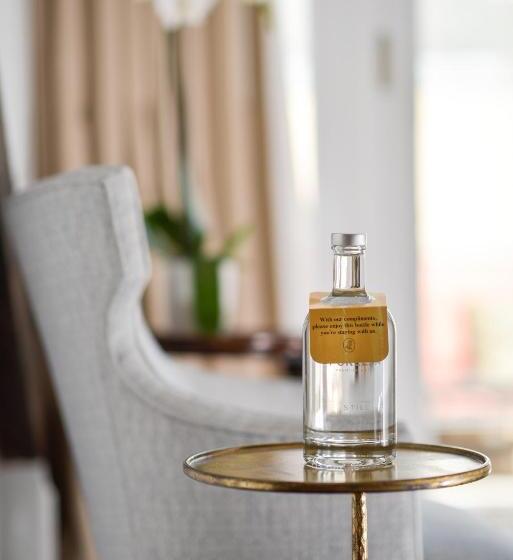 سوئیت با تخت بزرگ, Voco St James Hotel, An Ihg