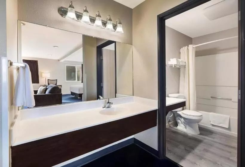 デラックススイート, Americas Best Value Inn Sparks