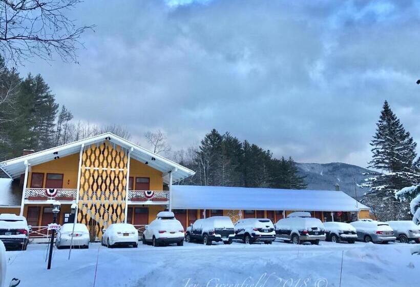 キングサイズベッドのスタンダードルーム, Snowdon Chalet Motel