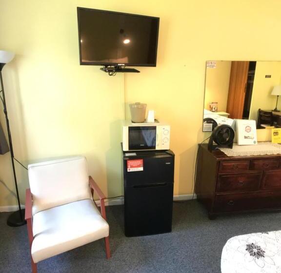 キングサイズベッドのスタンダードルーム, Snowdon Chalet Motel