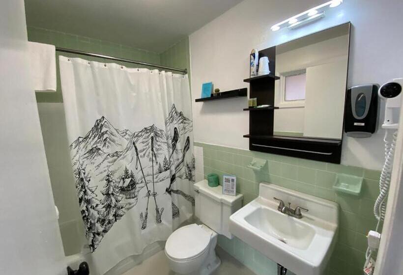 スタンダードルーム, Snowdon Chalet Motel