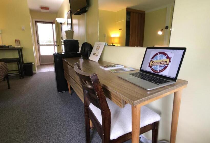 バルコニー付きデラックスルーム, Snowdon Chalet Motel