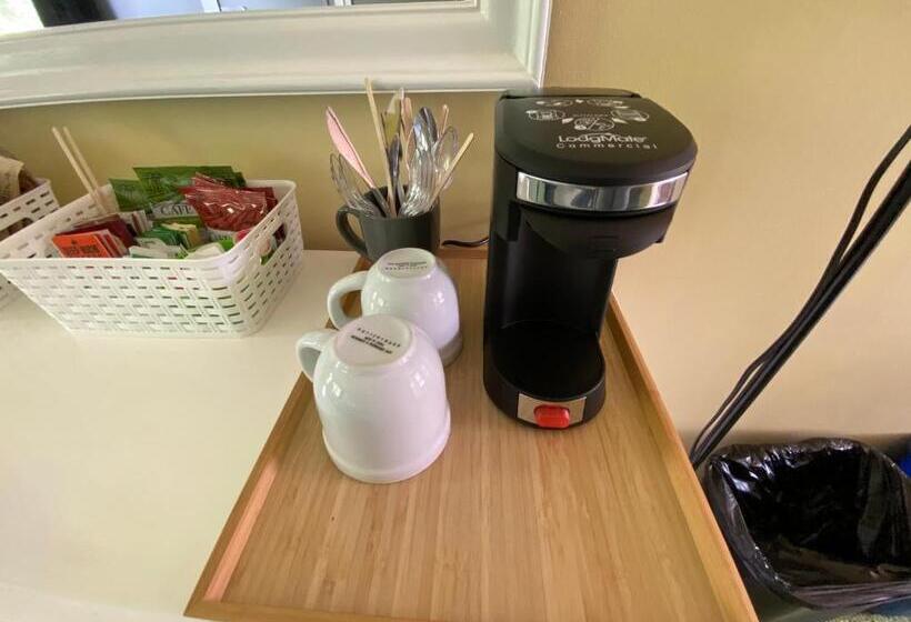 ガーデンビュースタンダードルーム, Snowdon Chalet Motel