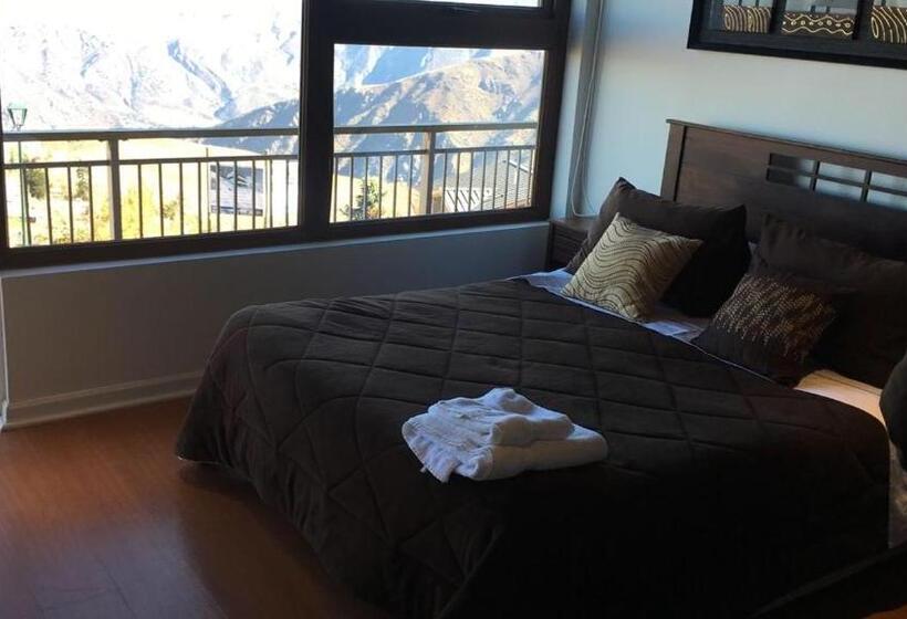 غرفة قياسية رباعية, Hf