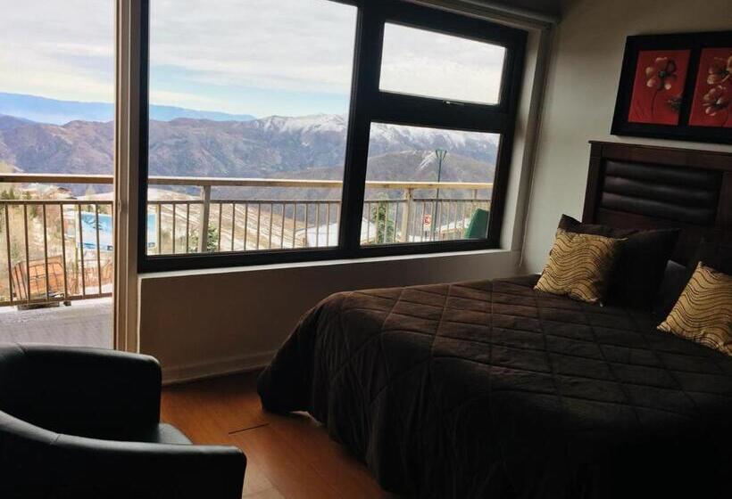 غرفة قياسية رباعية, Hf