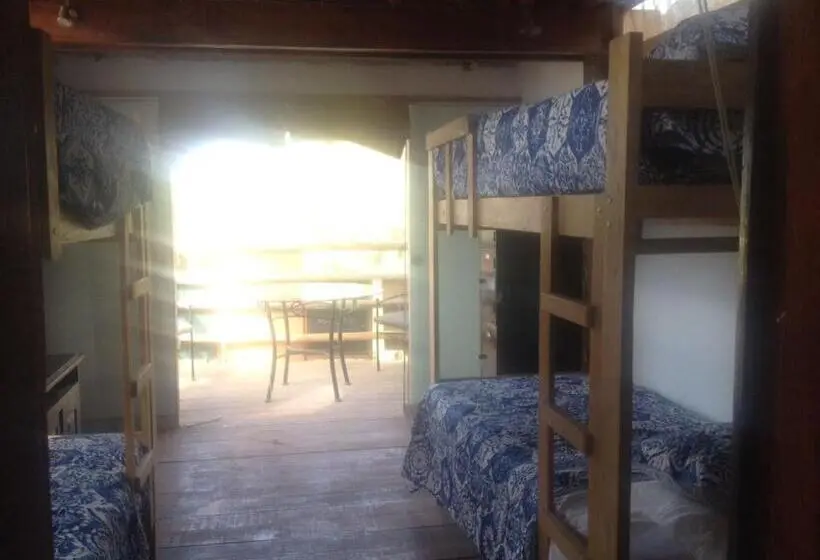 تختخواب در اتاق مشترک, Mancora Apartments