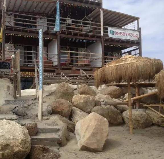 تختخواب در اتاق مشترک, Mancora Apartments